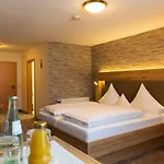 Land-gut-hotel Raeuber Lippoldskrug 3*