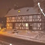 Land-gut-hotel Raeuber Lippoldskrug 호텔 알펠드