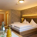 מלון Land-gut-hotel Raeuber Lippoldskrug