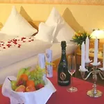 Land-gut-hotel Raeuber Lippoldskrug 3* 알펠드