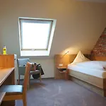 Land-gut-hotel Raeuber Lippoldskrug 3*