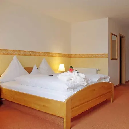 Hotel Land-gut-hotel Raeuber Lippoldskrug