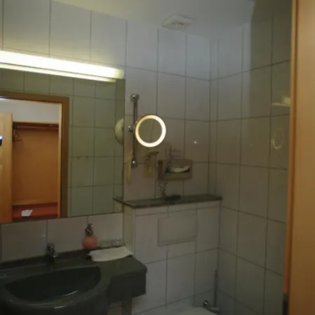 Ξενοδοχείο Land-gut-hotel Raeuber Lippoldskrug 3*