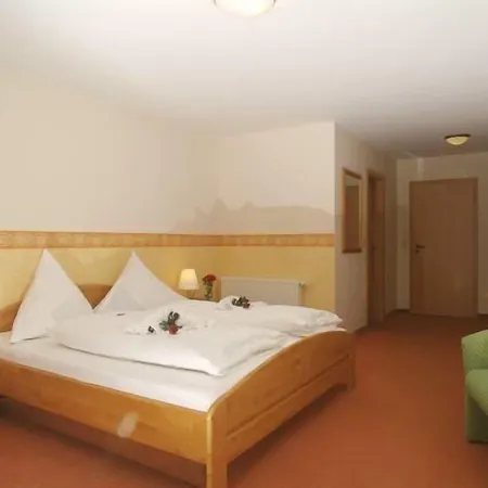 Land-gut-hotel Raeuber Lippoldskrug Hotel