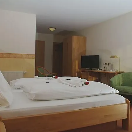 Hotel Land-gut-hotel Raeuber Lippoldskrug