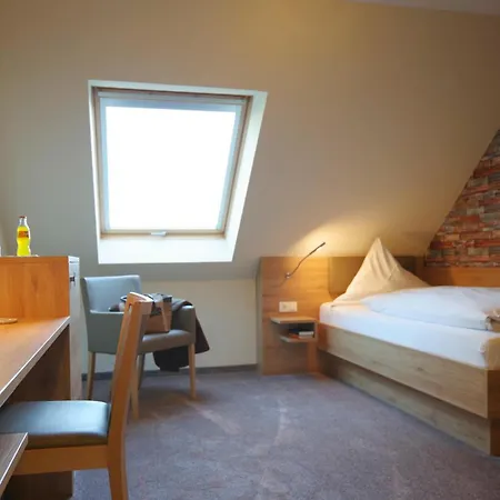 Land-gut-hotel Raeuber Lippoldskrug 3*