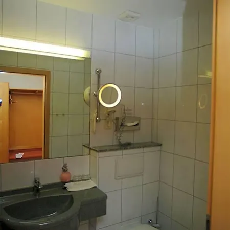 Hotel Land-gut-hotel Raeuber Lippoldskrug 3*
