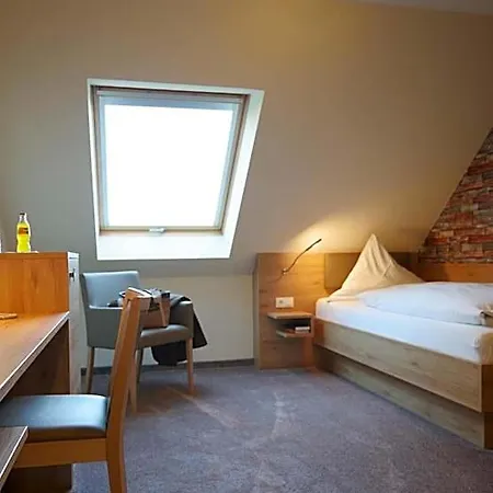 Land-gut-hotel Raeuber Lippoldskrug 3*
