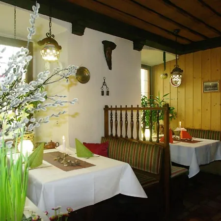 ホテル Land-gut-hotel Raeuber Lippoldskrug アールフェルト
