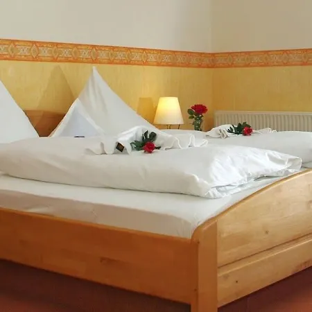 Land-gut-hotel Raeuber Lippoldskrug ホテル アールフェルト