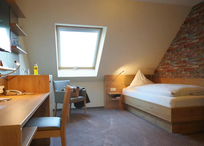 Land-Gut-Hotel Raeuber Lippoldskrug 3*